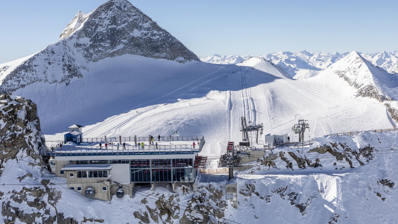 La terrazza panoramica al ghiacciaio di Hintertux, © Zillertal Tourismus 