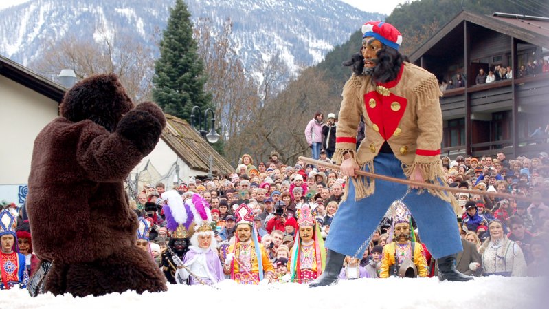 La lotta con l'orso al carnevale di Nassereith, © Fasnachtskomitee Nassereith