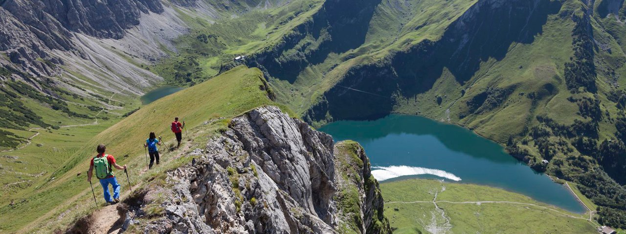 Il lago Traualpsee nella valle Tannheimer Tal, © Tirol Werbung/Klaus Kranebitter