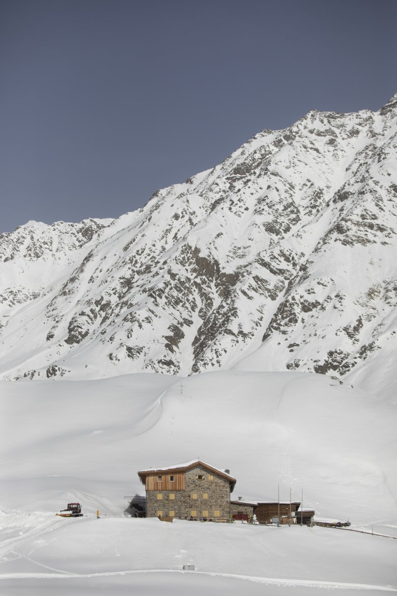Il rifugio Amberger H&uuml;tte nelle Alpi dello Stubai.
, © Tirol Werbung / Frank Stolle