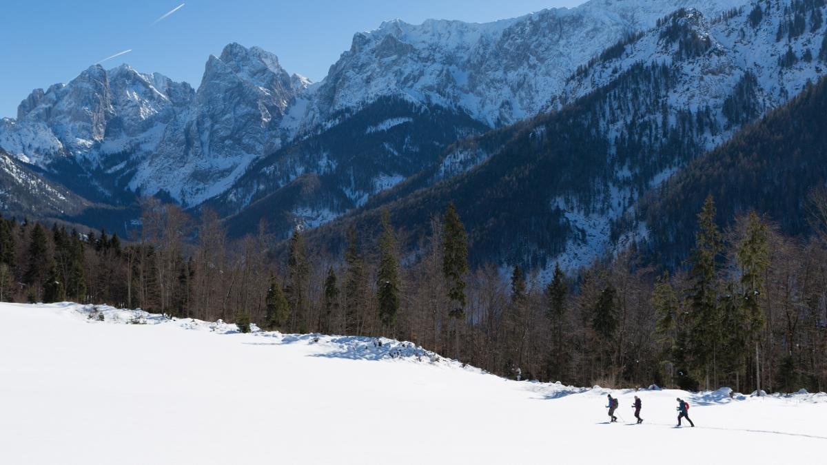 La rete di sentieri di Kufstein è particolarmente attraente soprattutto per gli escursionisti che prediligono il trekking dolce. Su più di 800 chilometri è possibile esplorare la regione a piedi. Diversi percorsi tematici nell’area protetta della Kaisertal trasformano ogni tour in un’emozione indimenticabile., © Tirol Werbung/W9 Studios
