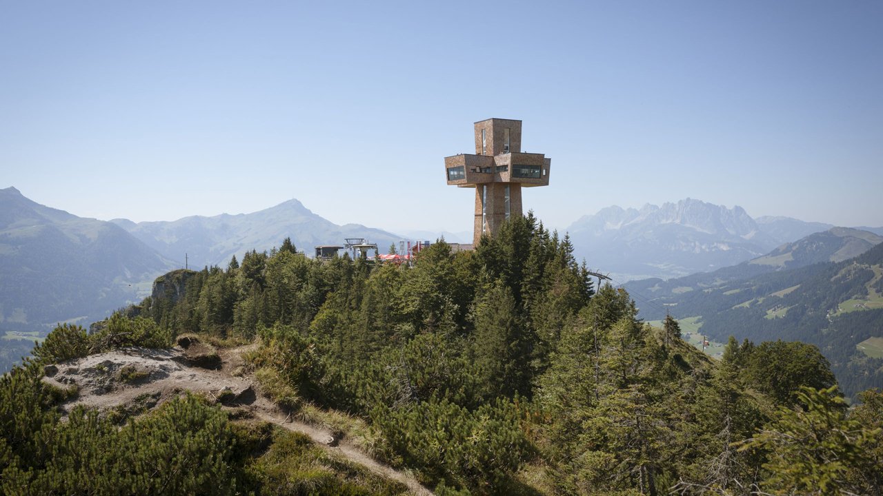La croce Jakobskreuz sulla vetta della Buchsteinwand nella Pillerseetal, © Bergbahn Pillersee