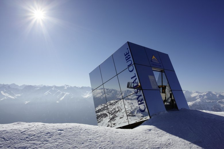 Nel Crystal Cube potrete godervi non solo le prelibatezze gastronomiche, ma anche una vista a 360 gradi sul panorama montano delle Alpi tirolesi., ©  Serfaus-Fiss-Ladis Marketing GmbH - Foto Müller