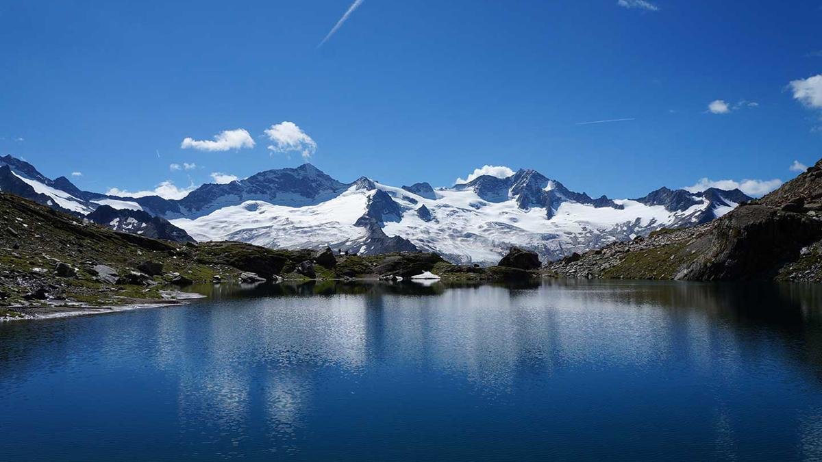 Limpidi laghi di montagna, gole strette, 80 ghiacciai: le escursioni nel Parco naturale delle Alpi della Zillertal sono un'esperienza unica. Fino a 3.500 metri sul livello del mare, si attraversa un paesaggio incomparabile., © Zillertal Tourismus  Carolin Nitzsche
