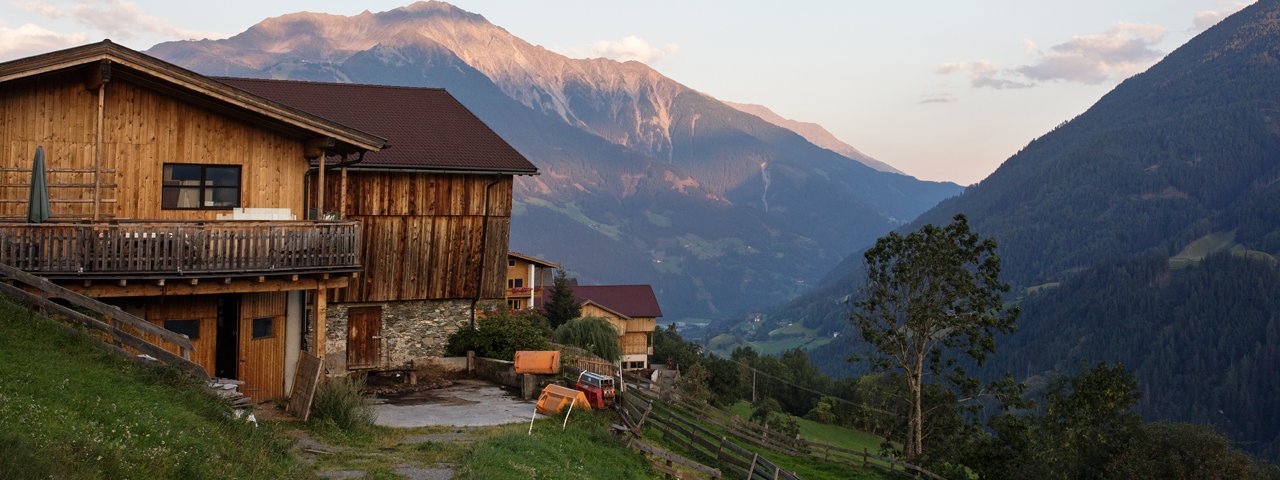 La fattoria Bartlerhof a Matrei in Osttirol, © Tirol Werbung/Lisa Hörterer