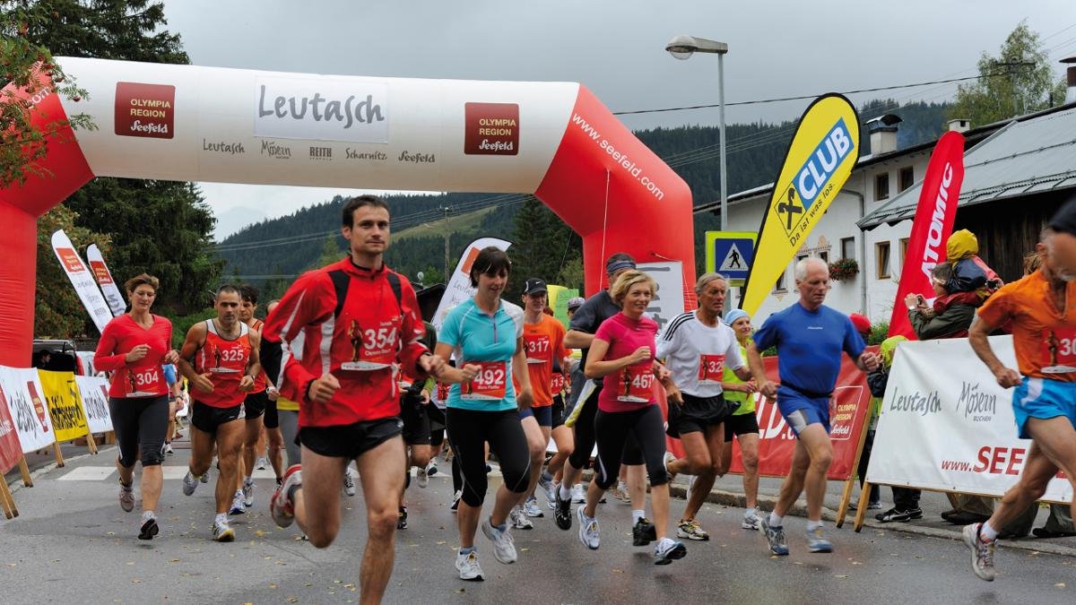 Una corsa lunga, per esempio durante una mezza maratona, si può perfettamente superare in estate a Leutasch. Il Ganghofertrail è diventato molto popolare fra gli appassionati di corsa e viene considerata l’apice stagionale., © Olympiaregion Seefeld