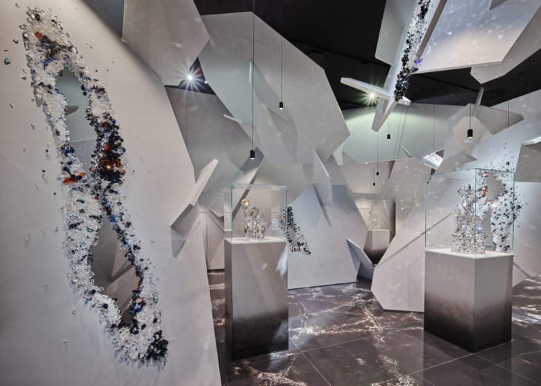 La nuova camera delle Meraviglie di Arik Levys: un labirinto con oggetti
