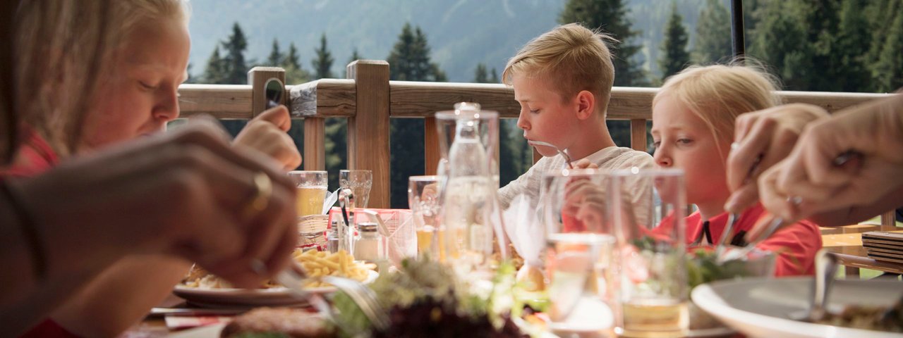 Ricompense gastronomiche sulla malga Mutterer Alm, © Tirol Werbung/Frank Bauer