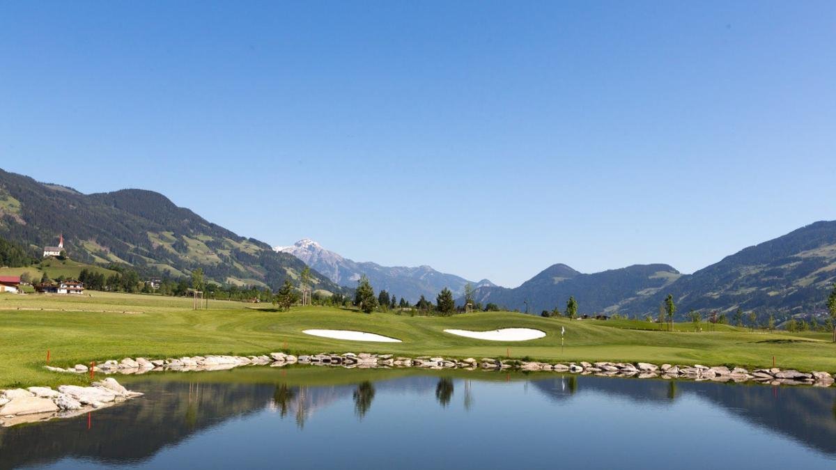 Golf davanti lo scenario alpino, © Golf Alpin